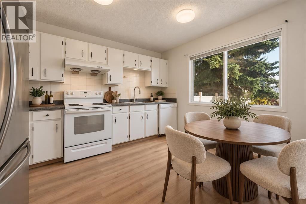 70 Edgeburn Crescent NW photo 10