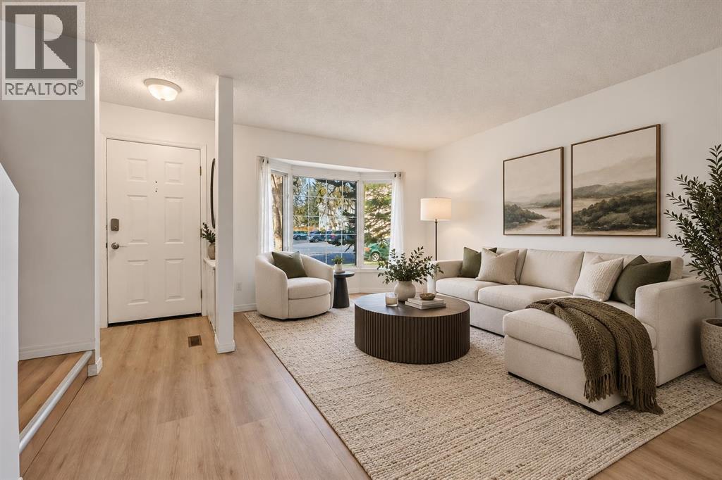70 Edgeburn Crescent NW photo 3