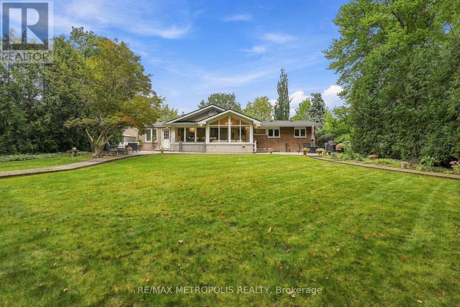 1228 Elgin Crescent, Oakville, ON photo 21