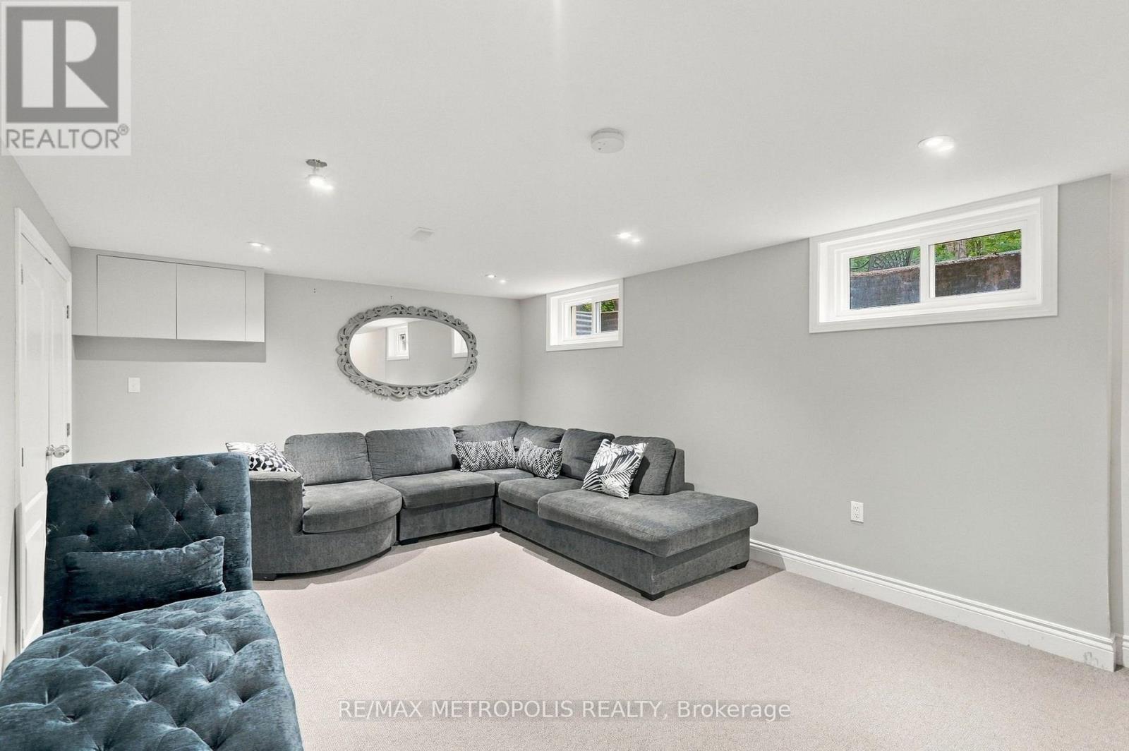 1228 Elgin Crescent, Oakville, ON photo 36