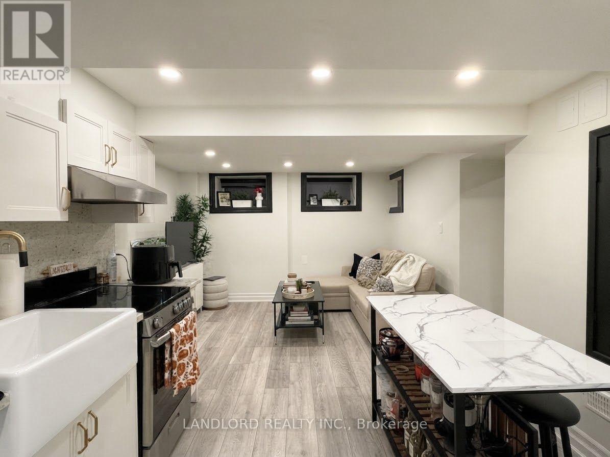 4 - 121 SORAUREN AVENUE, Toronto (Roncesvalles) — photo 3
