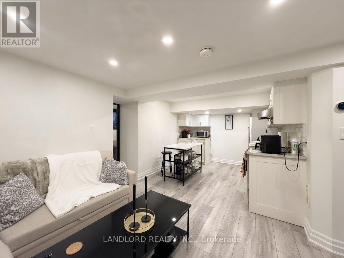 4 - 121 SORAUREN AVENUE, Toronto (Roncesvalles) — photo 5