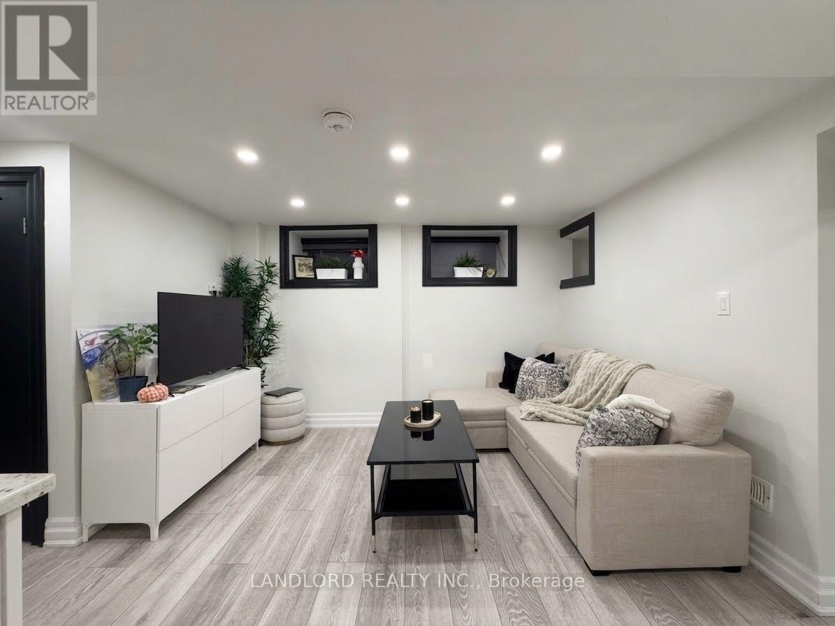 4 - 121 SORAUREN AVENUE, Toronto (Roncesvalles) — photo 6