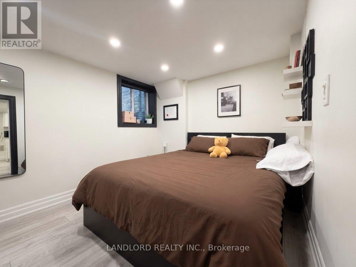 4 - 121 SORAUREN AVENUE, Toronto (Roncesvalles) — photo 8