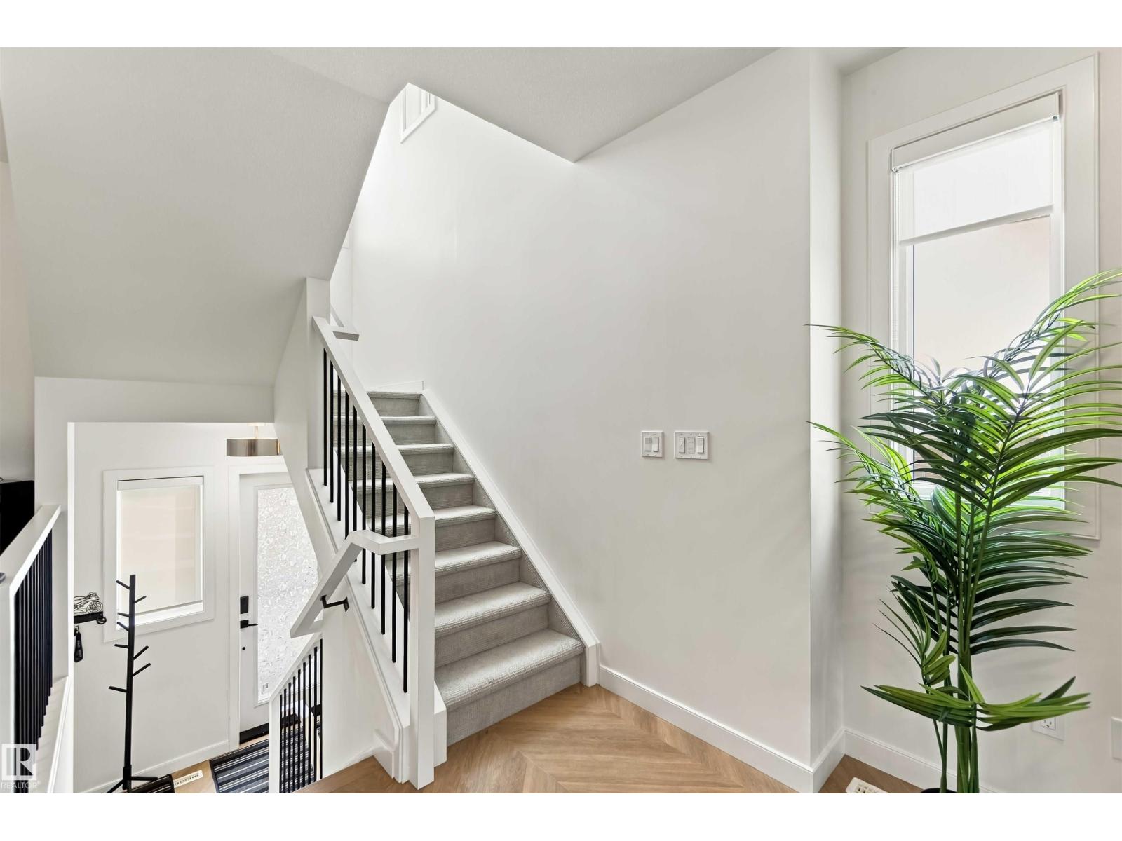 4204 HAWTHORN RO SW, Edmonton — photo 2