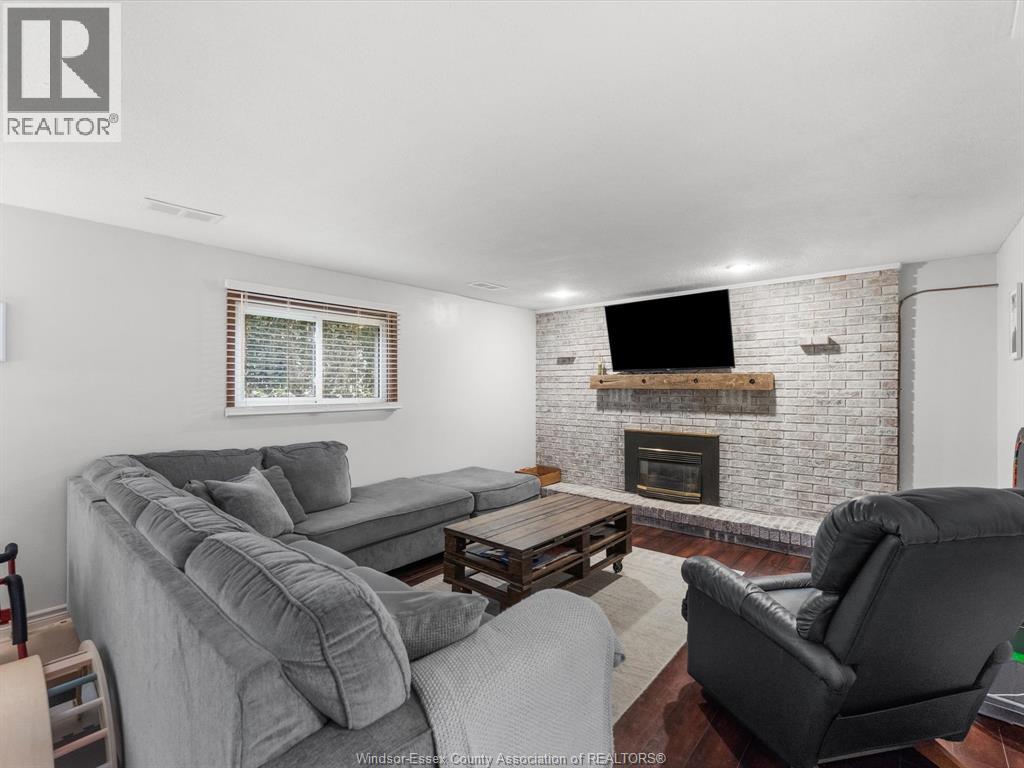 260 TAYLOR ROAD - 23