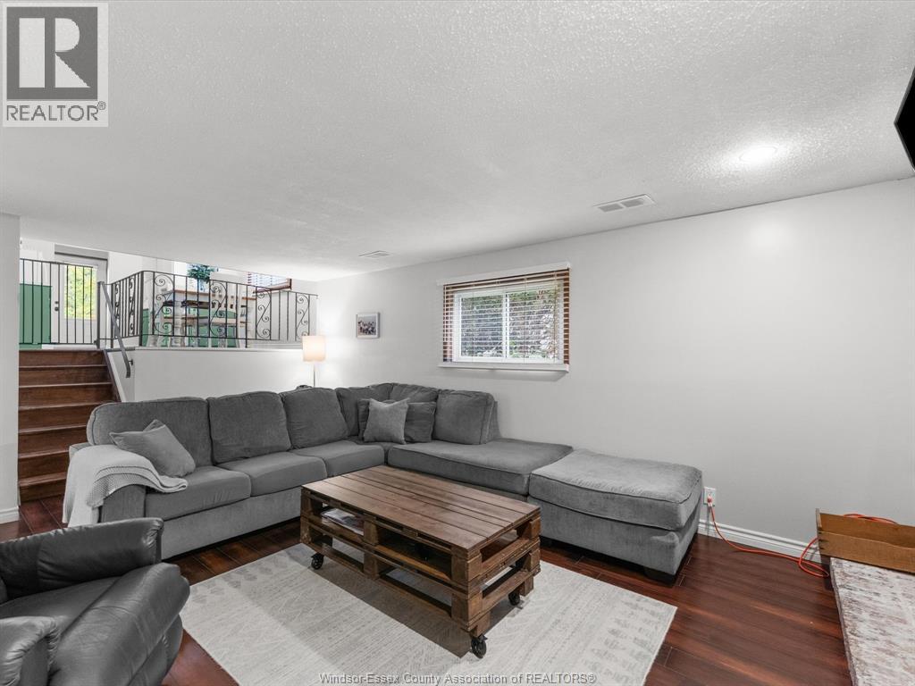 260 TAYLOR ROAD - 26