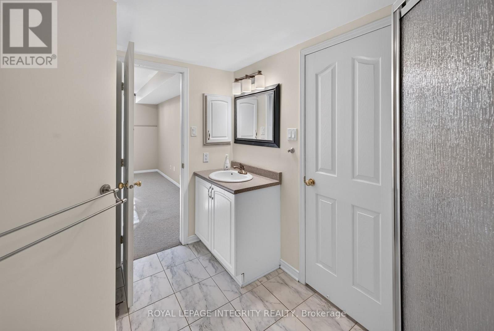 Condos for Rent in Ottawa – 12 – 320 TIVOLI PRIVATE, Ottawa – By Peter Sagos - Image 13