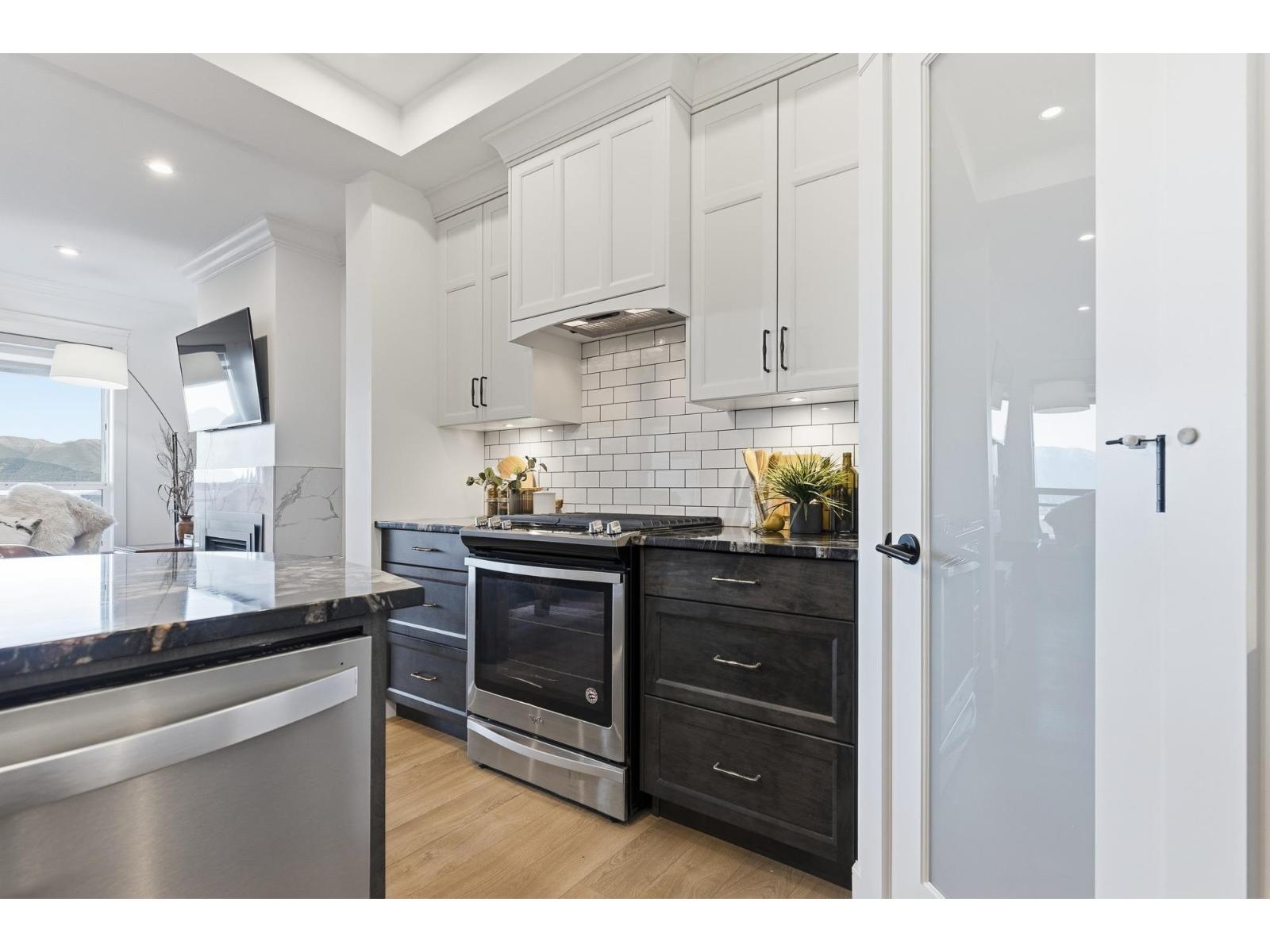 Photo of 50 50778 LEDGESTONE PLACE, Eastern Hillsides 11