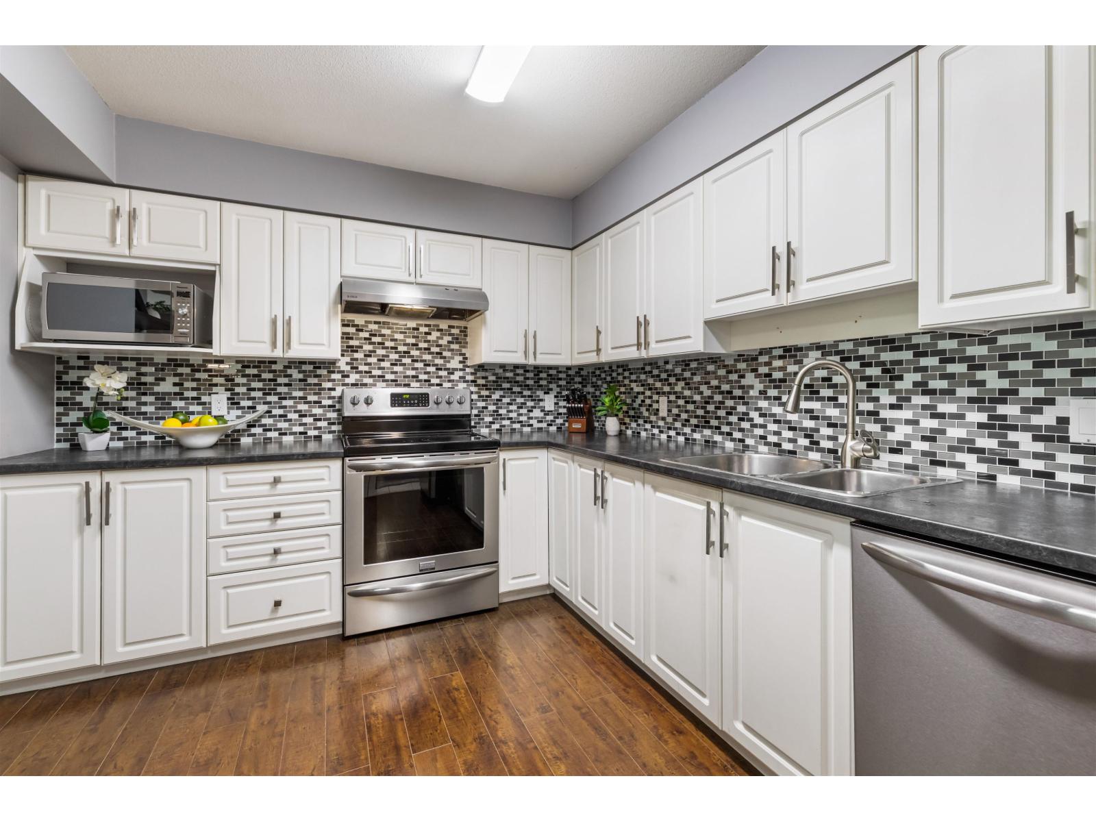 Photo of 307 33728 KING ROAD 8