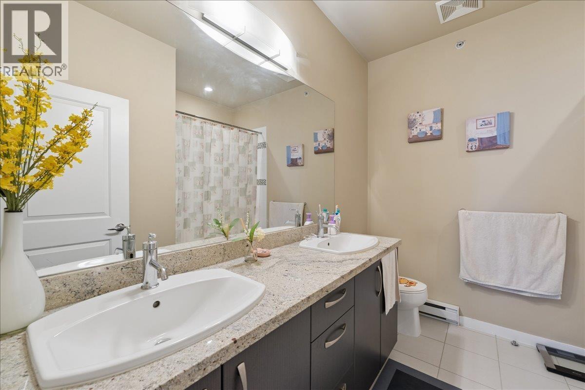 Photo of 427 9288 ODLIN ROAD 15