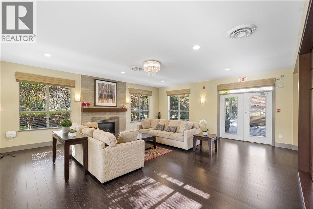 Photo of 427 9288 ODLIN ROAD 23