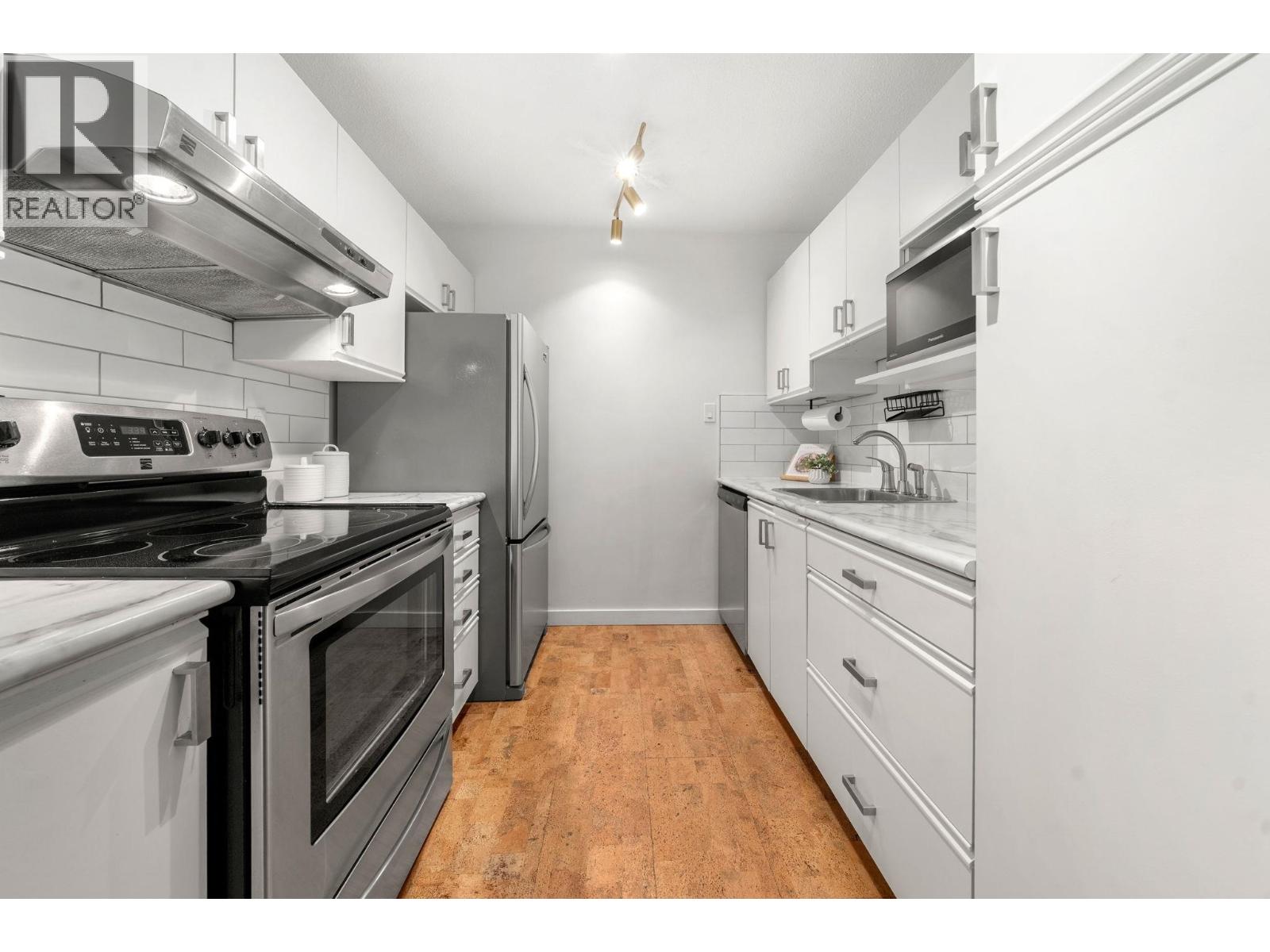 Photo of 201 101 E 29TH STREET 12