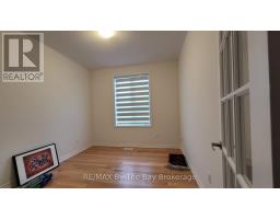 32 Rosanne Circle, Wasaga Beach, ON L9Z0N3 Photo 12