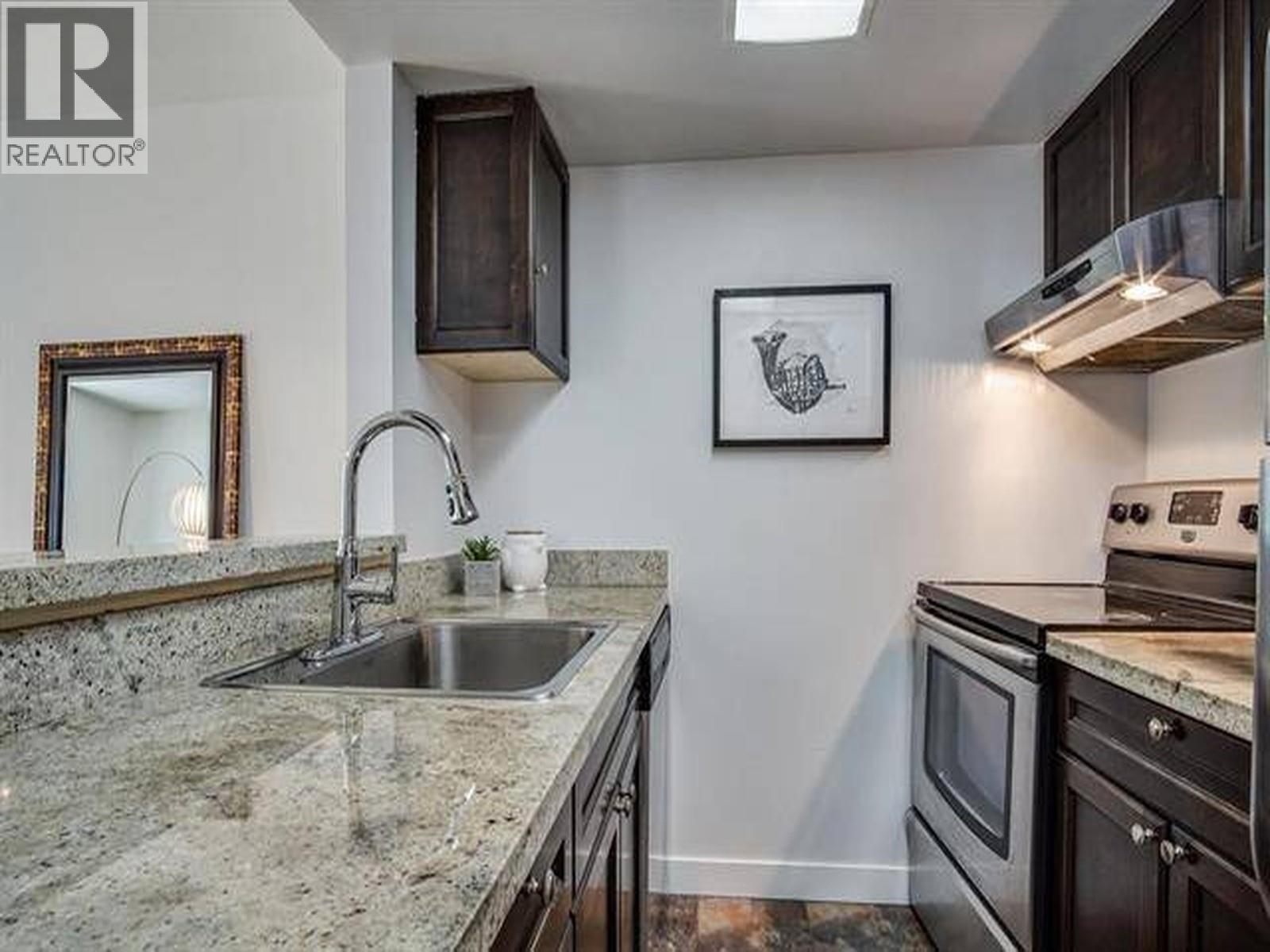 505 789 DRAKE STREET, Vancouver - Image 1