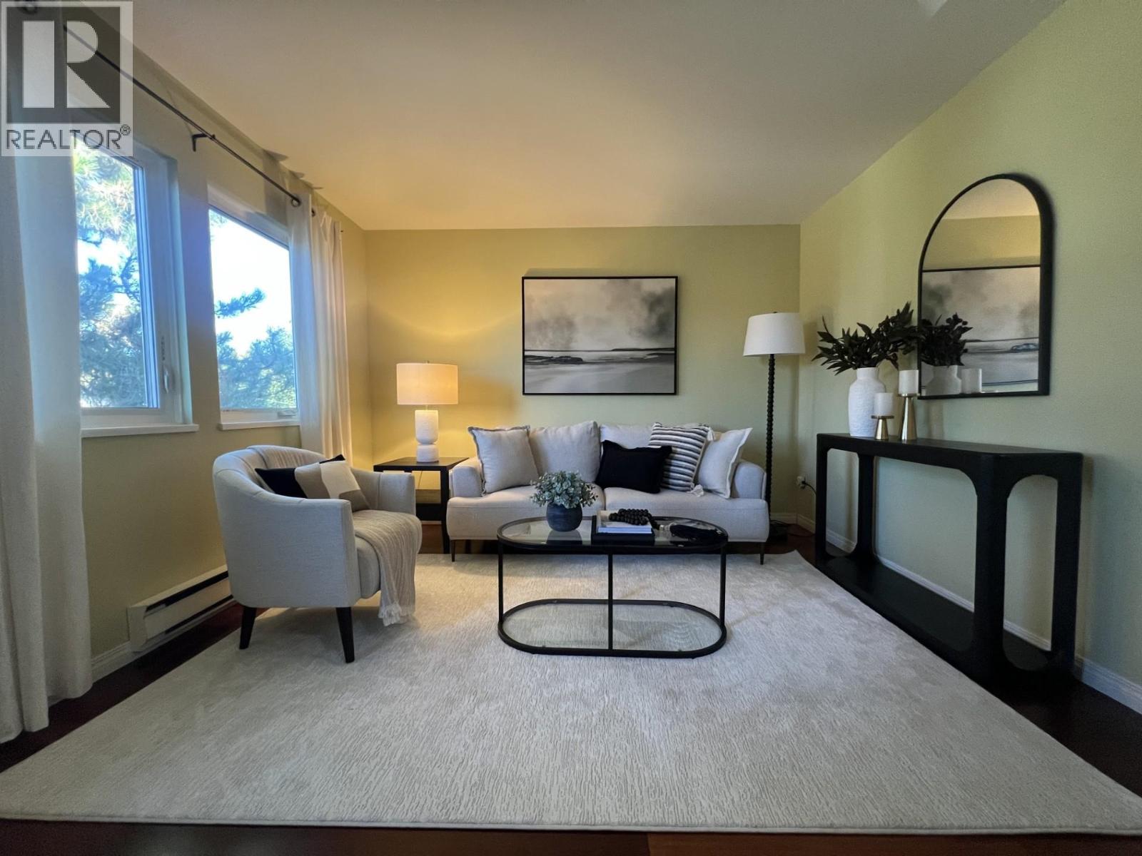 Photo of 4 2682 W 8TH AVENUE 2