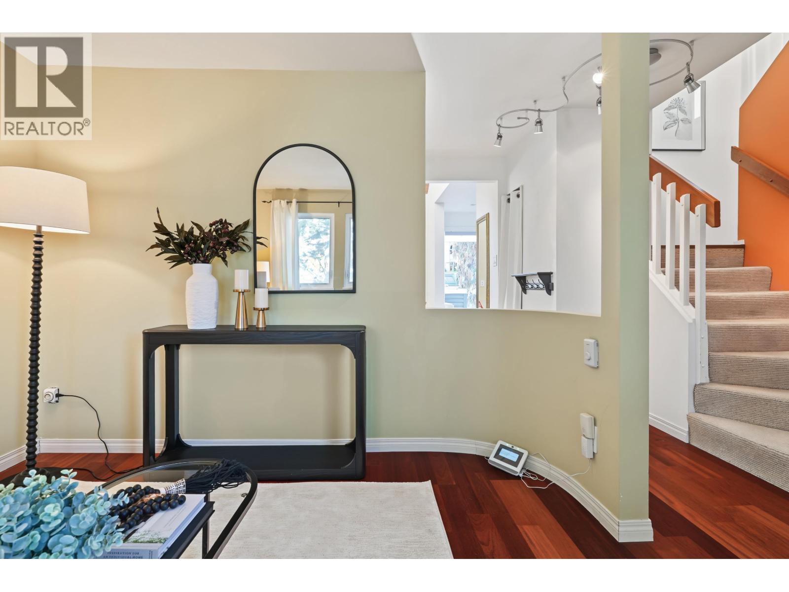 Photo of 4 2682 W 8TH AVENUE 3