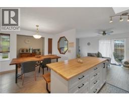 1894 Whistler Way, Campbell River, BC V9W7K5 Photo 11