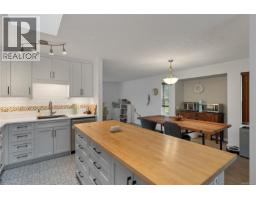 1894 Whistler Way, Campbell River, BC V9W7K5 Photo 12