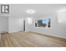 Bedroom - 4824 Claret Street Nw, Calgary, AB T2L1C1 Photo 9