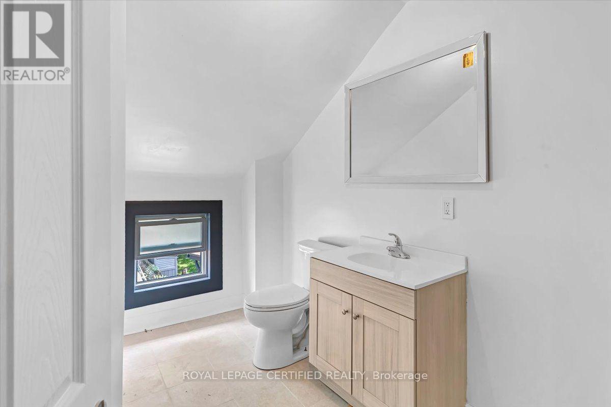 176 Emerald Street North, Hamilton, ON photo 32