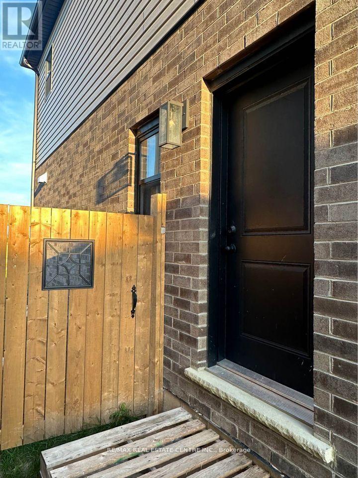BASEMEN - 3916 AUCKLAND AVENUE, London South (South W) — photo 2