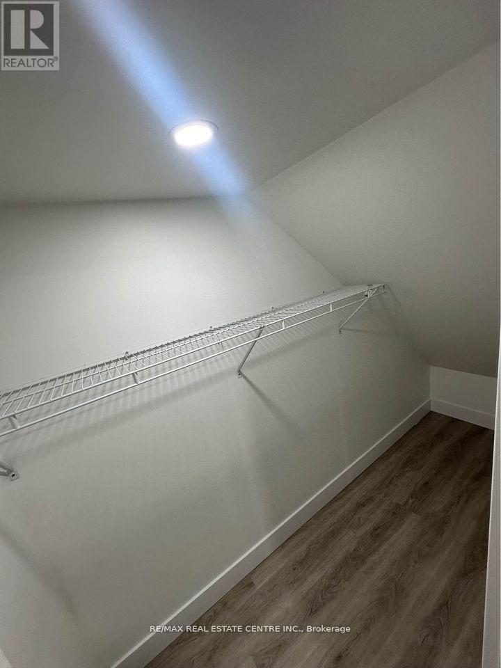 BASEMEN - 3916 AUCKLAND AVENUE, London South (South W) — photo 7