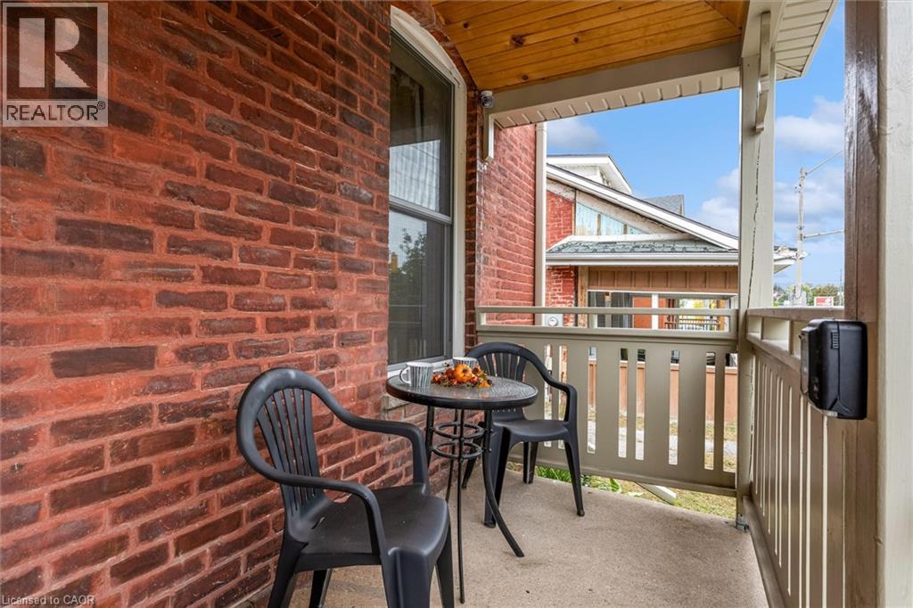 348 DALHOUSIE photo 3