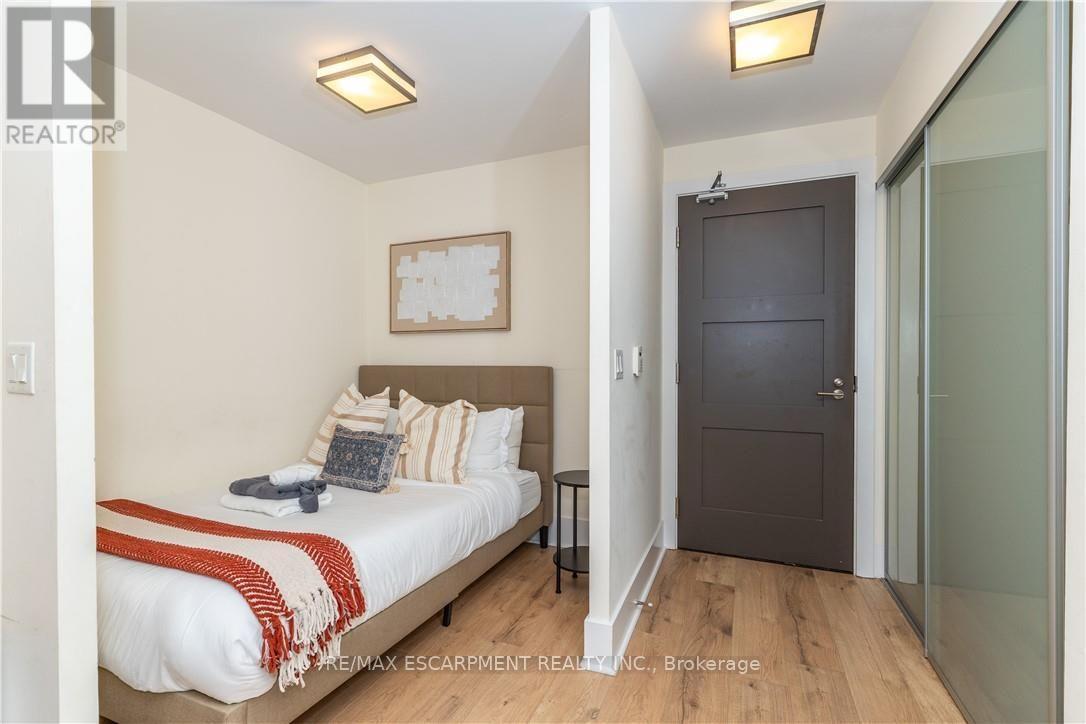 Photo of 307 - 300 FRONT STREET W