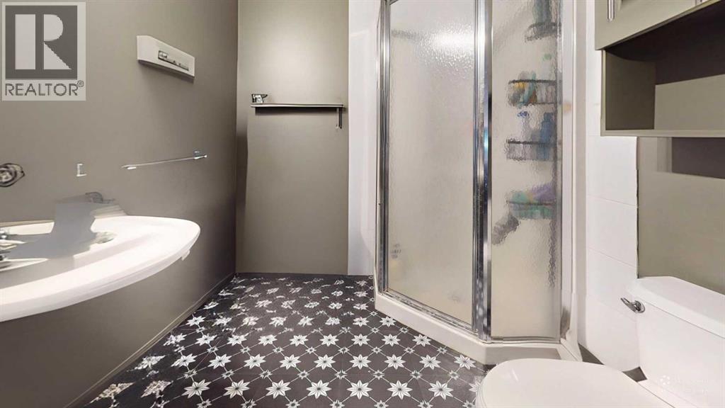 195 Cowichan Court W, photo 7 of 23