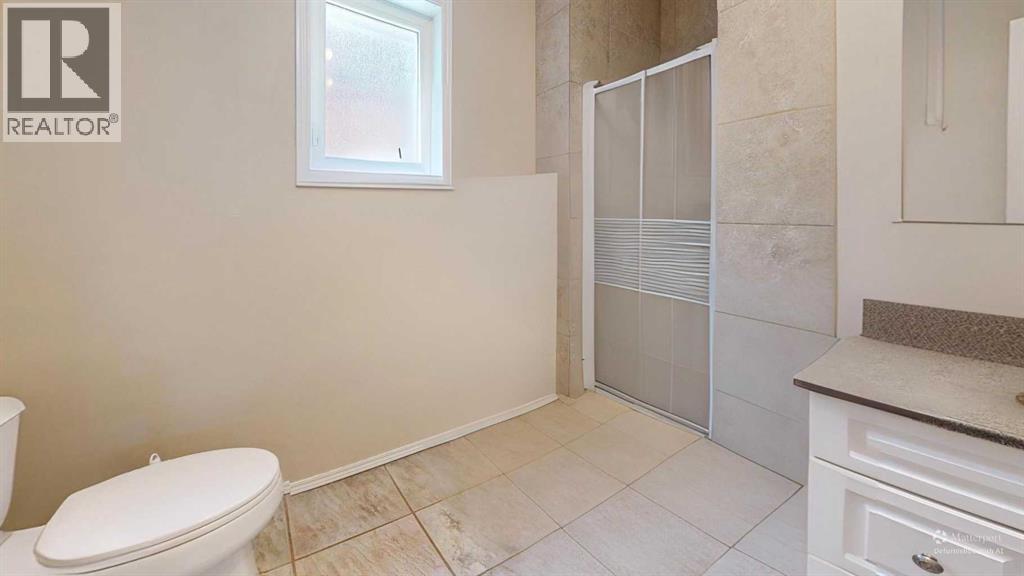 195 Cowichan Court W, photo 8 of 23