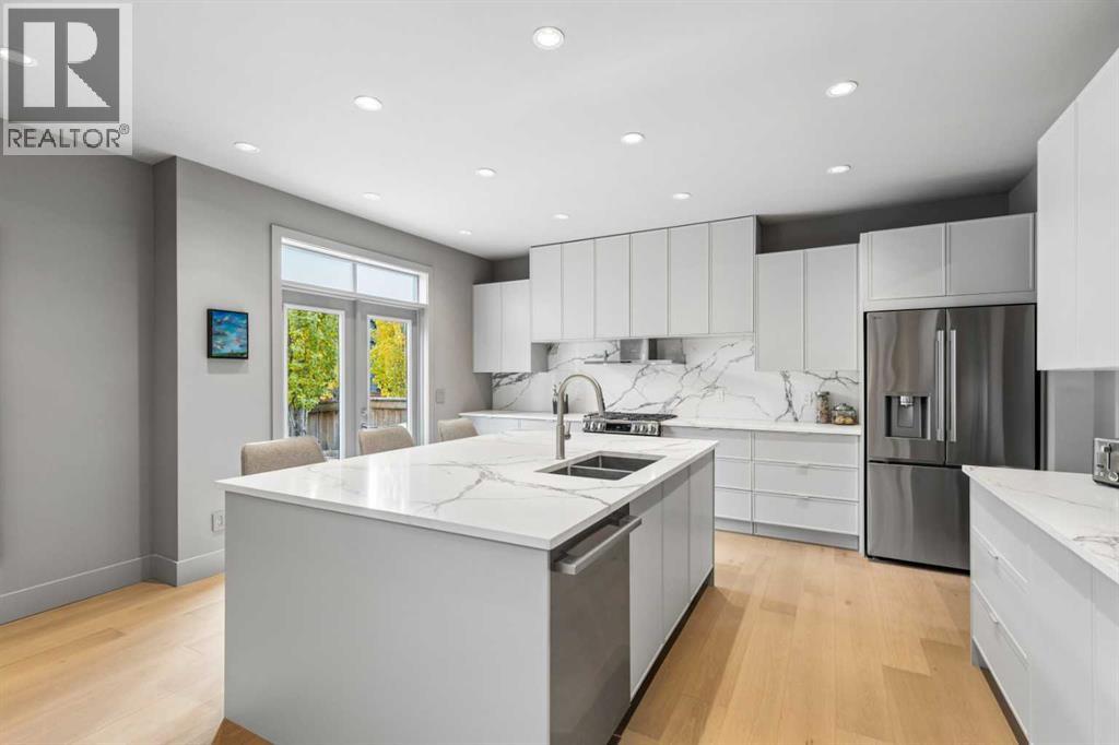 18 West Point Mews SW photo 8