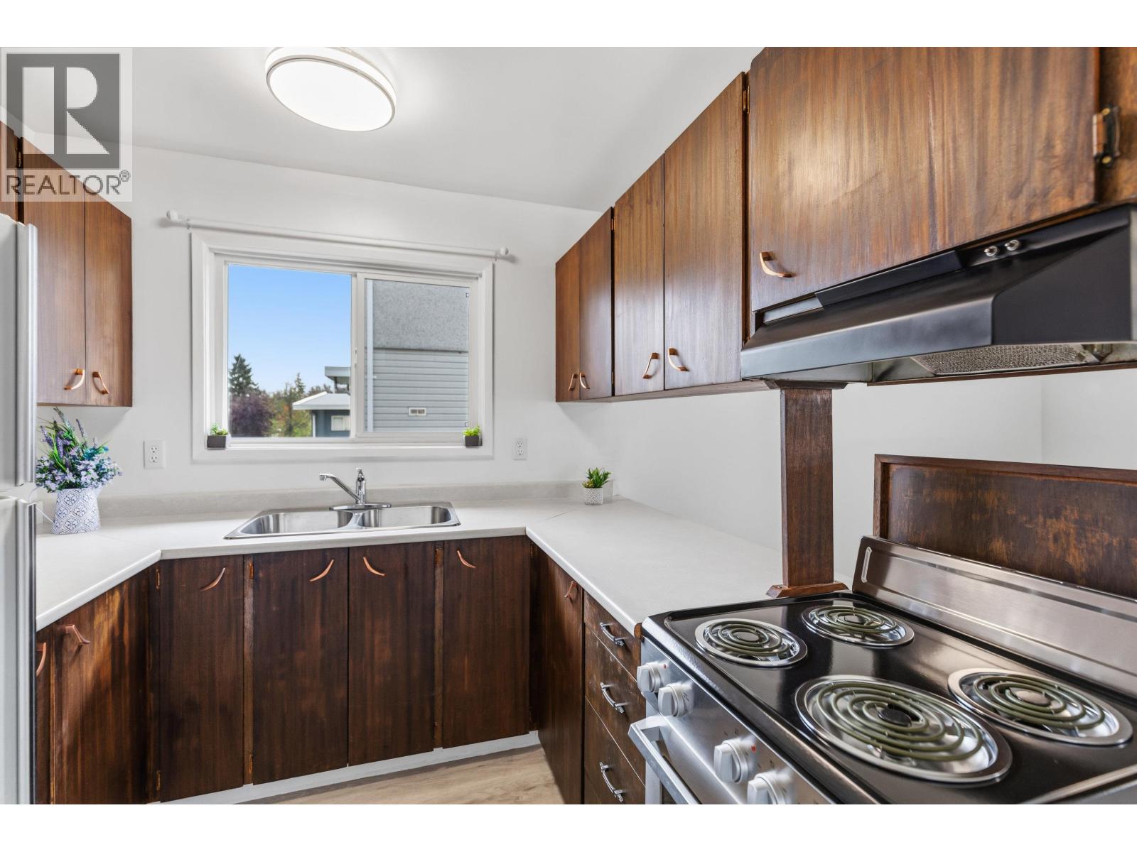 1662-1668 JOHNSON STREET - 20