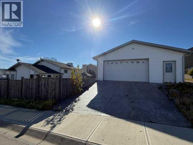 1 Pickering Close, Sylvan Lake — photo 9