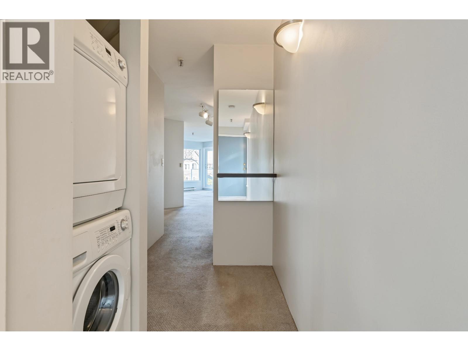 Photo of 314 2020 W 8TH AVENUE 15