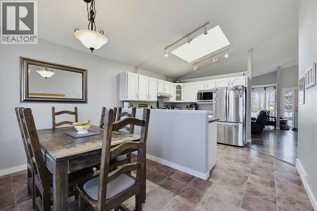 85 West Mcdougal Road, Cochrane