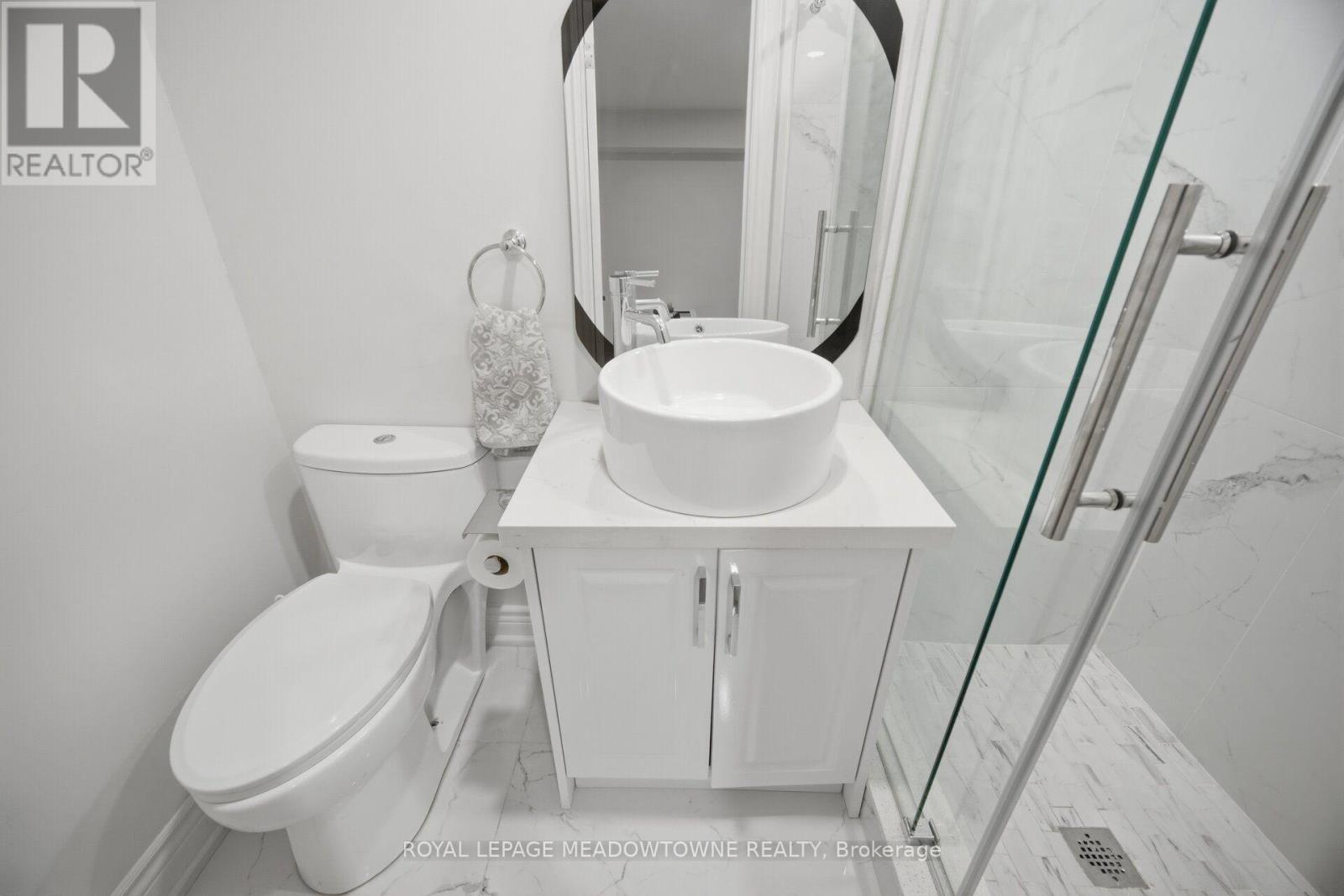 451 Westmoreland Avenue North, Toronto, ON photo 37