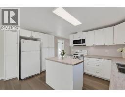 902 Cottonwood Avenue, Salmo, BC V0G1Z0 Photo 11