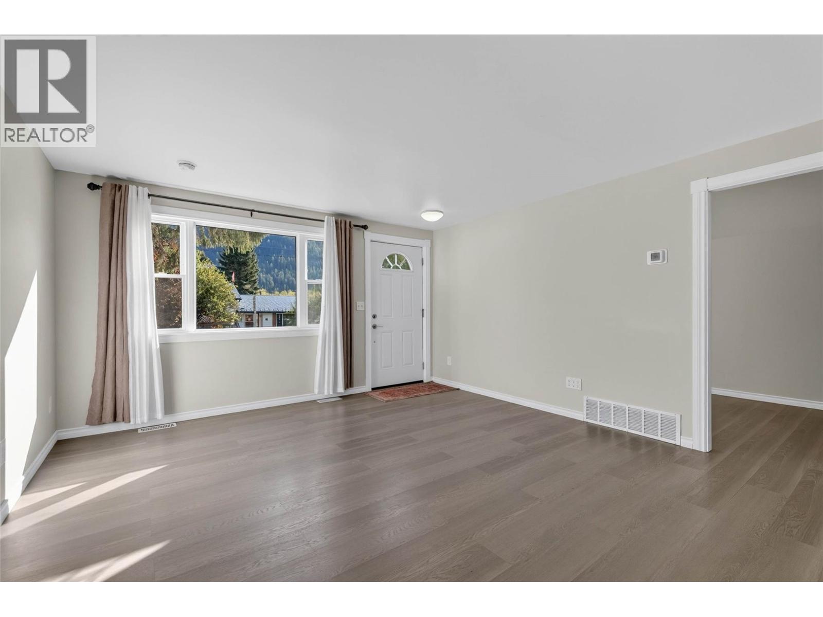 902 Cottonwood Avenue - 2