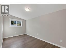 902 Cottonwood Avenue, Salmo, BC V0G1Z0 Photo 15