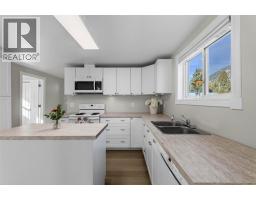 902 Cottonwood Avenue, Salmo, BC V0G1Z0 Photo 8
