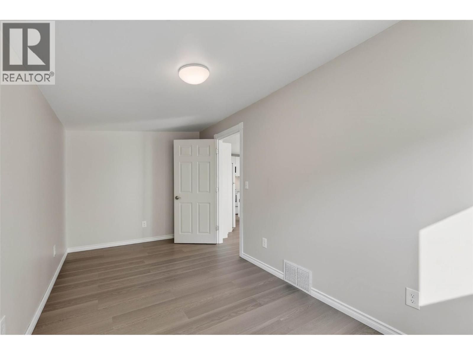 902 Cottonwood Avenue - 16