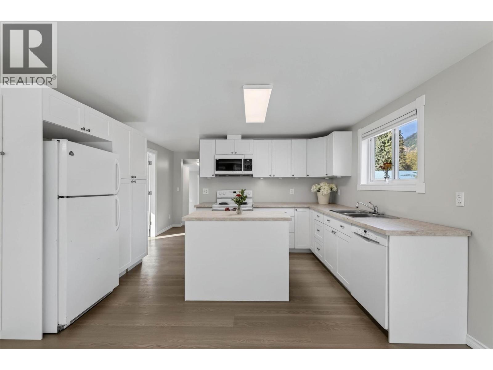 902 Cottonwood Avenue - 7