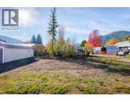 902 Cottonwood Avenue, Salmo, BC V0G1Z0 Photo 40