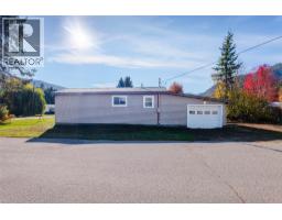 902 Cottonwood Avenue, Salmo, BC V0G1Z0 Photo 38
