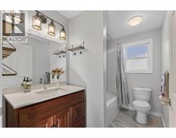 902 Cottonwood Avenue, Salmo, BC V0G1Z0 Photo 22
