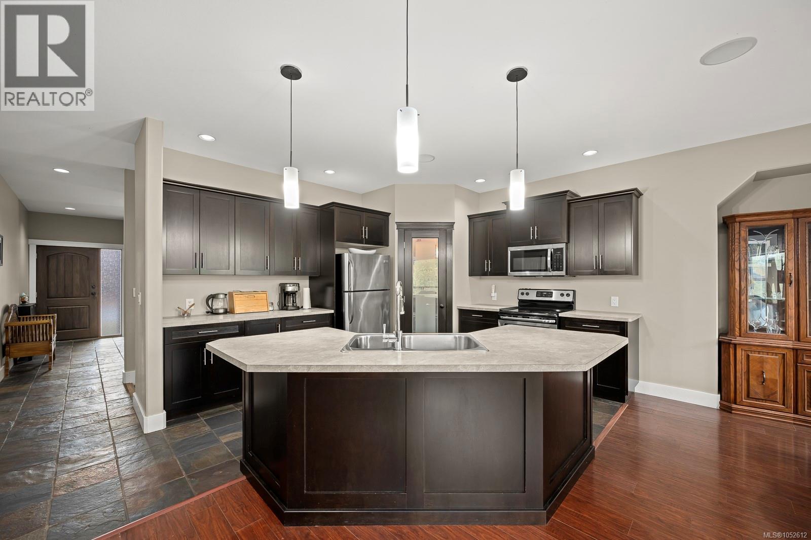 2644 Kendal Ave - 2