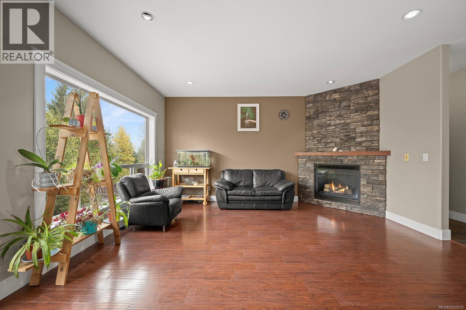2644 Kendal Ave, Cumberland