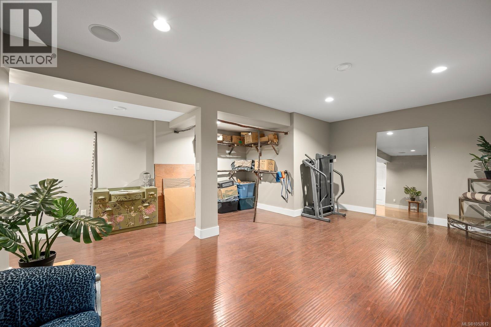 2644 Kendal Ave - 61