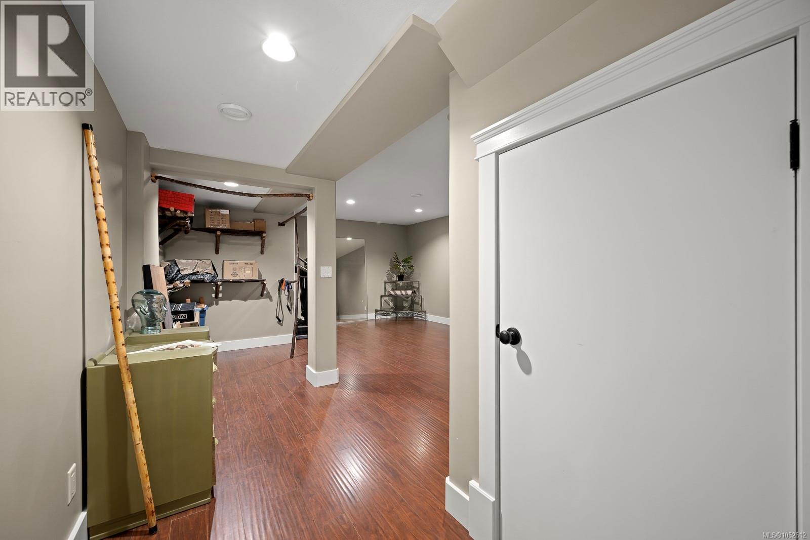2644 Kendal Ave - 69